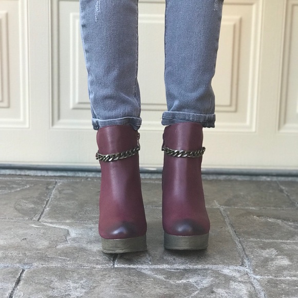 NIB Red Wine Chain Platform Wedge Ankle Boots - Picture 4 of 7